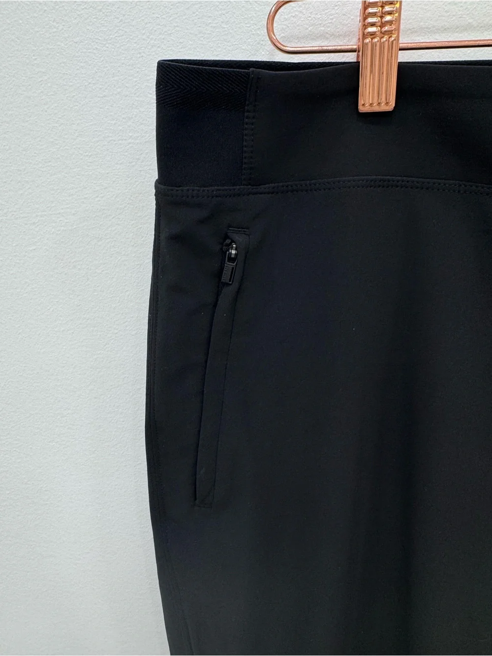 Athleta Brooklyn Jogger Pant Black comfortable lightweight Sz 12